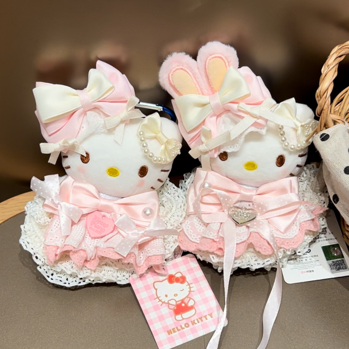 Car Accessories In Japan - Sanrio Hello Kitty roze Lolita-jurk met