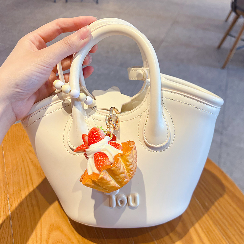 Creatieve PU Aardbei Eiertaart - Car Accessories In Japan recensie en prijs